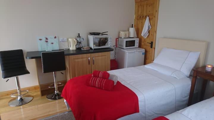 Skellig View Harbour View Sunrise Apartment Портмаги Екстериор снимка